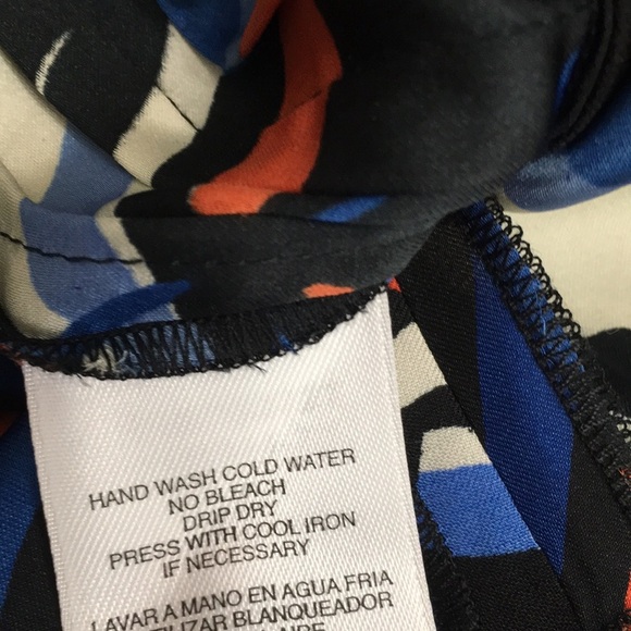 Nine West sleeveless, Multicolored Top. Size 4 - Picture 8 of 10